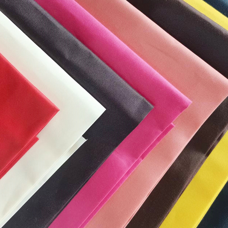 TMIE-08-1-3 Prodyšná tkanina na šaty Šířka 115CM Hmotnost 90GSM Složení Polyester Barvený hladkou leštěnou polyesterovou popelínovou tkaninou