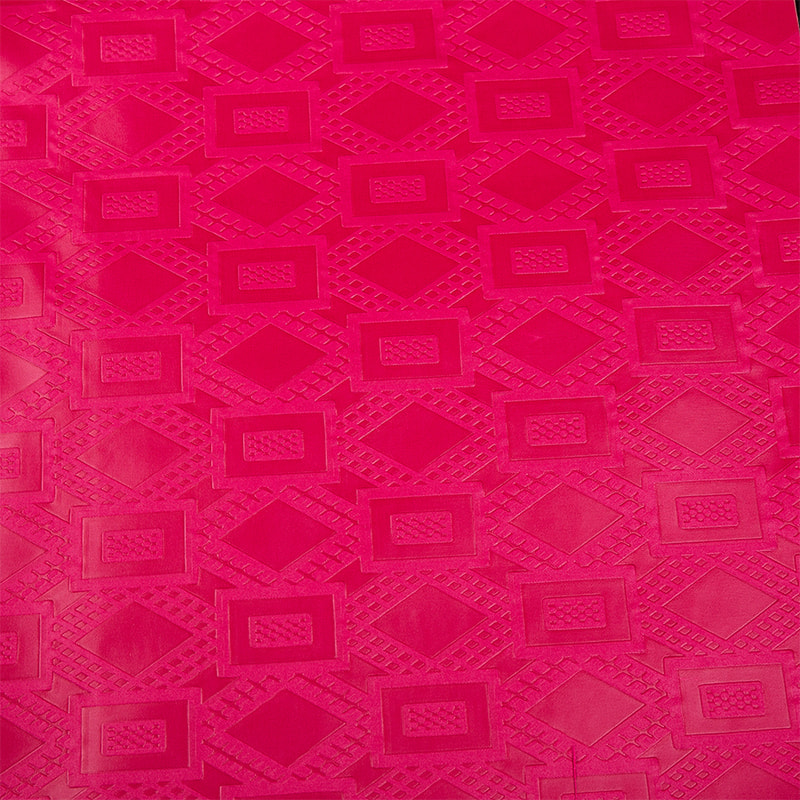 TMIE-06-4 Dyed Colors Reliéfní bazinová tkanina